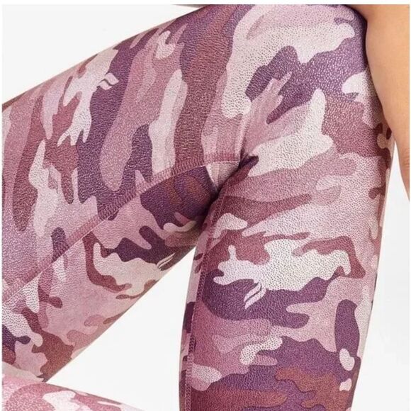 Fabletics - Picture 3 of 11